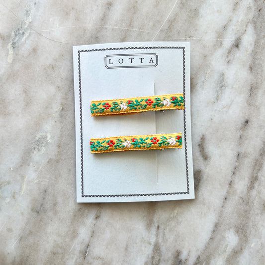 Honey Embroidered Ribbon Clip Set