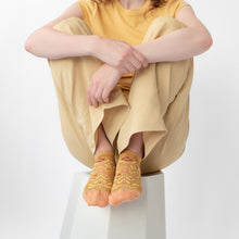 Load image into Gallery viewer, Bonne Maison |  Characters Ankle Socks in Ochre
