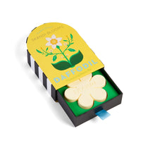 Load image into Gallery viewer, Skandi Blooms Daffodil Bar Soap
