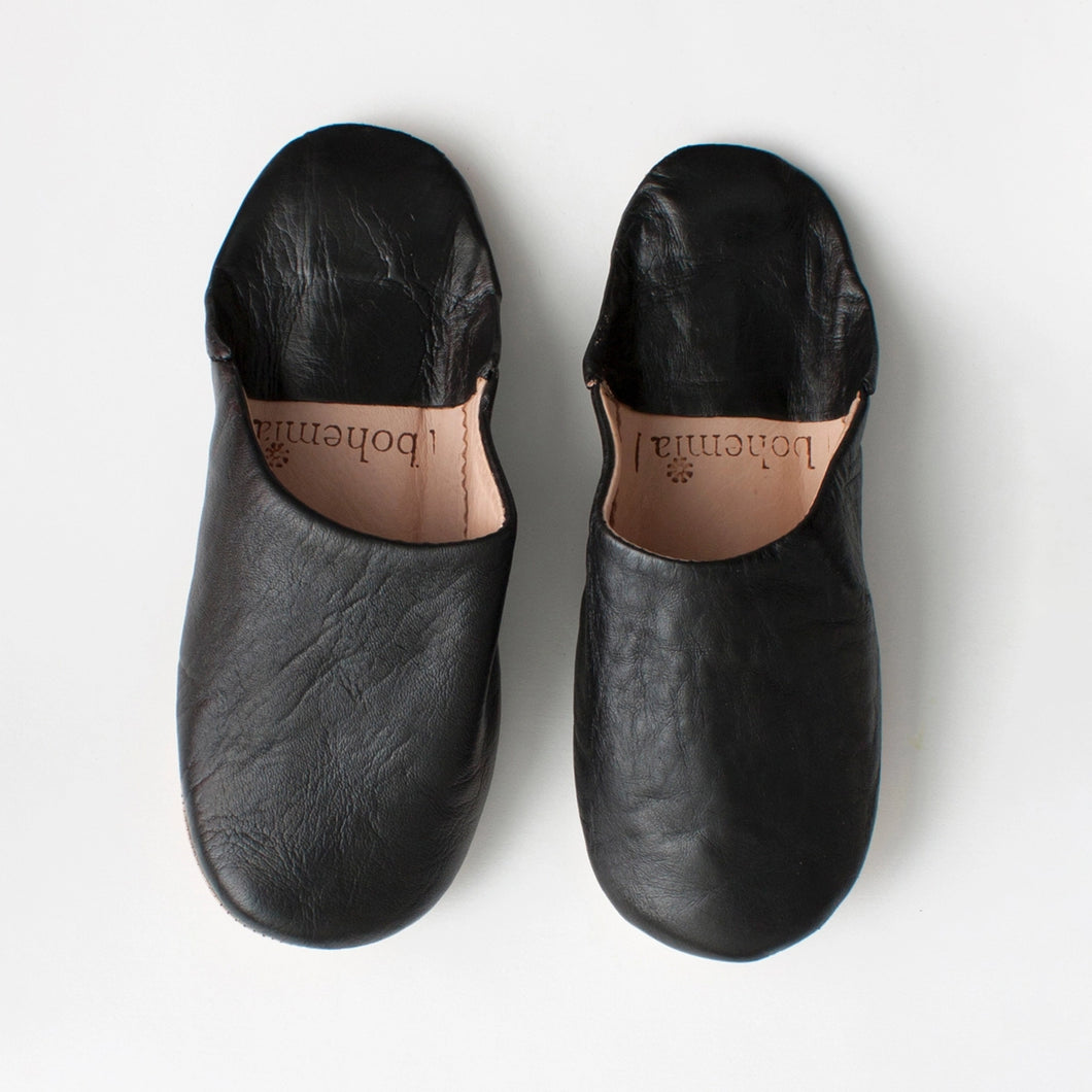 Moroccan Babouche Slippers in Black