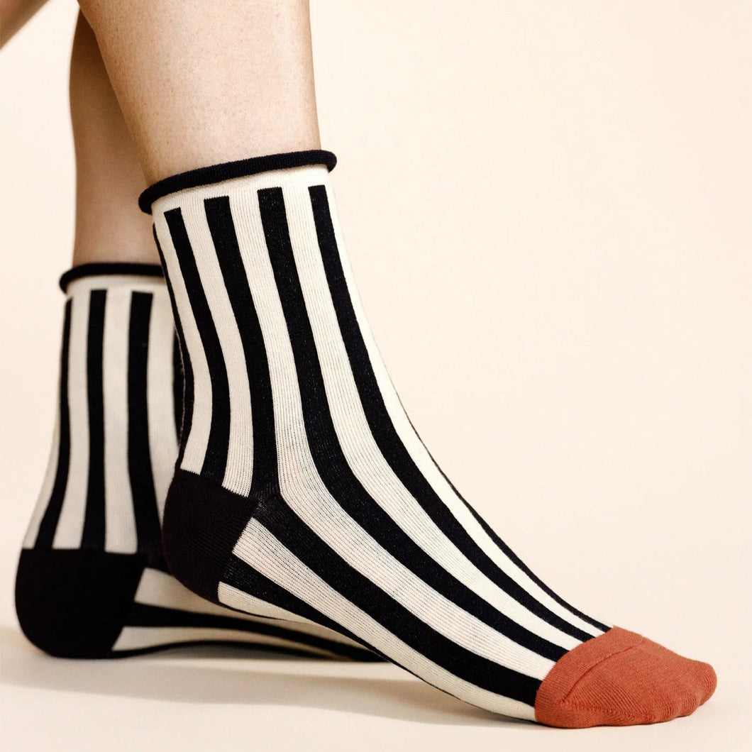 Hansel From Basel | Pantomime Crew in Black