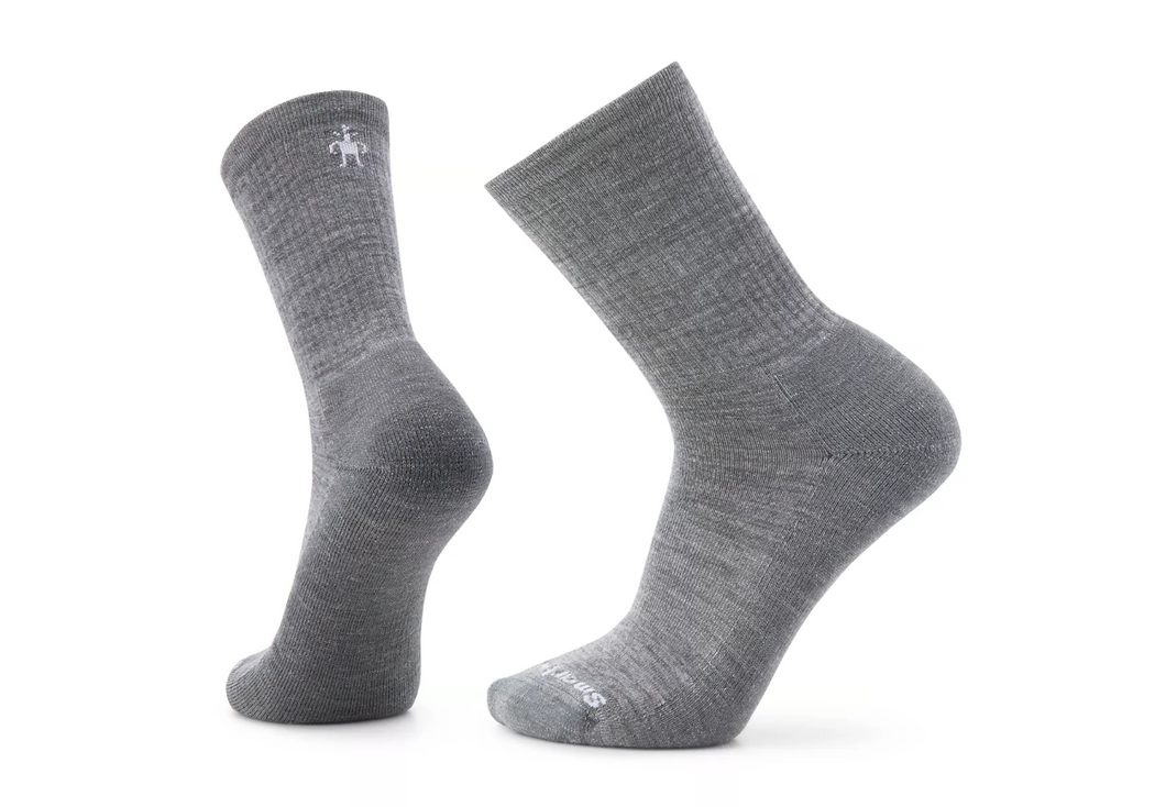 Smartwool | Everyday Solid Rib Light Cushion Crew Socks in Medium Gray