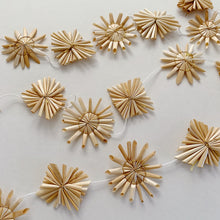 Load image into Gallery viewer, Straw Garland
