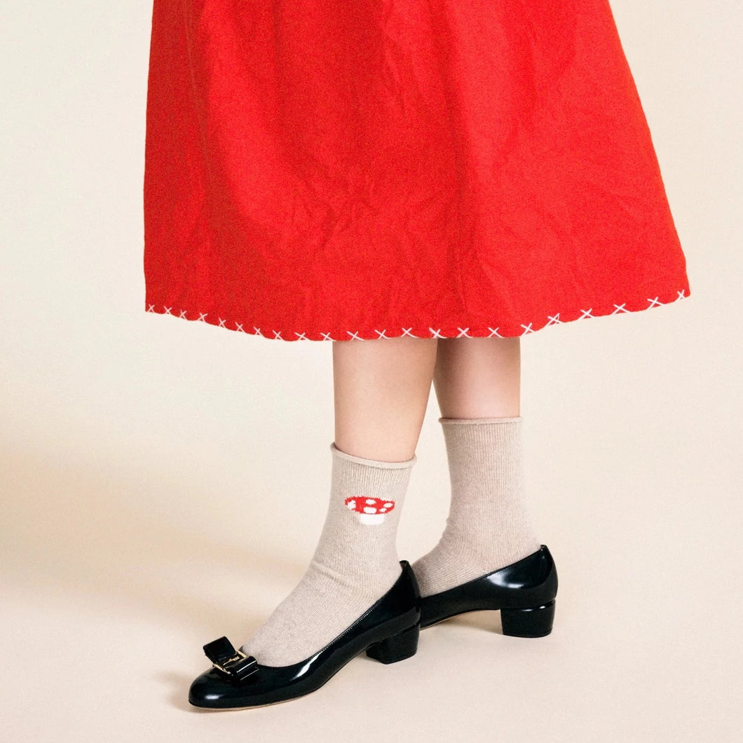 Hansel From Basel | Red Cap Cashmere Crew in Natural