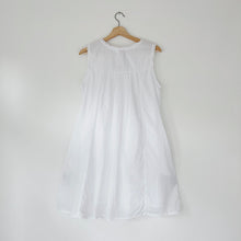Load image into Gallery viewer, Sleeveless Pleated Front Chemise
