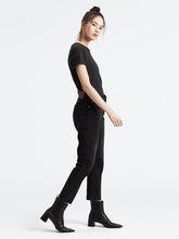 Load image into Gallery viewer, Levi&#39;s | 501® Original Cropped Women&#39;s Jeans in Black Heart

