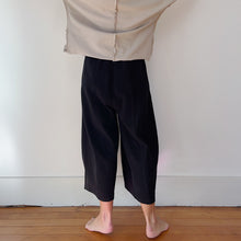 Load image into Gallery viewer, Eleven Stitch | Front Seam Pant in Black
