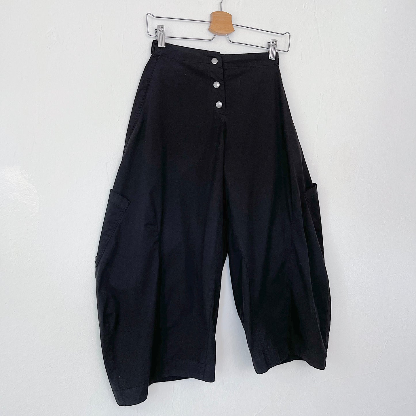 Snap Front Pant in Black