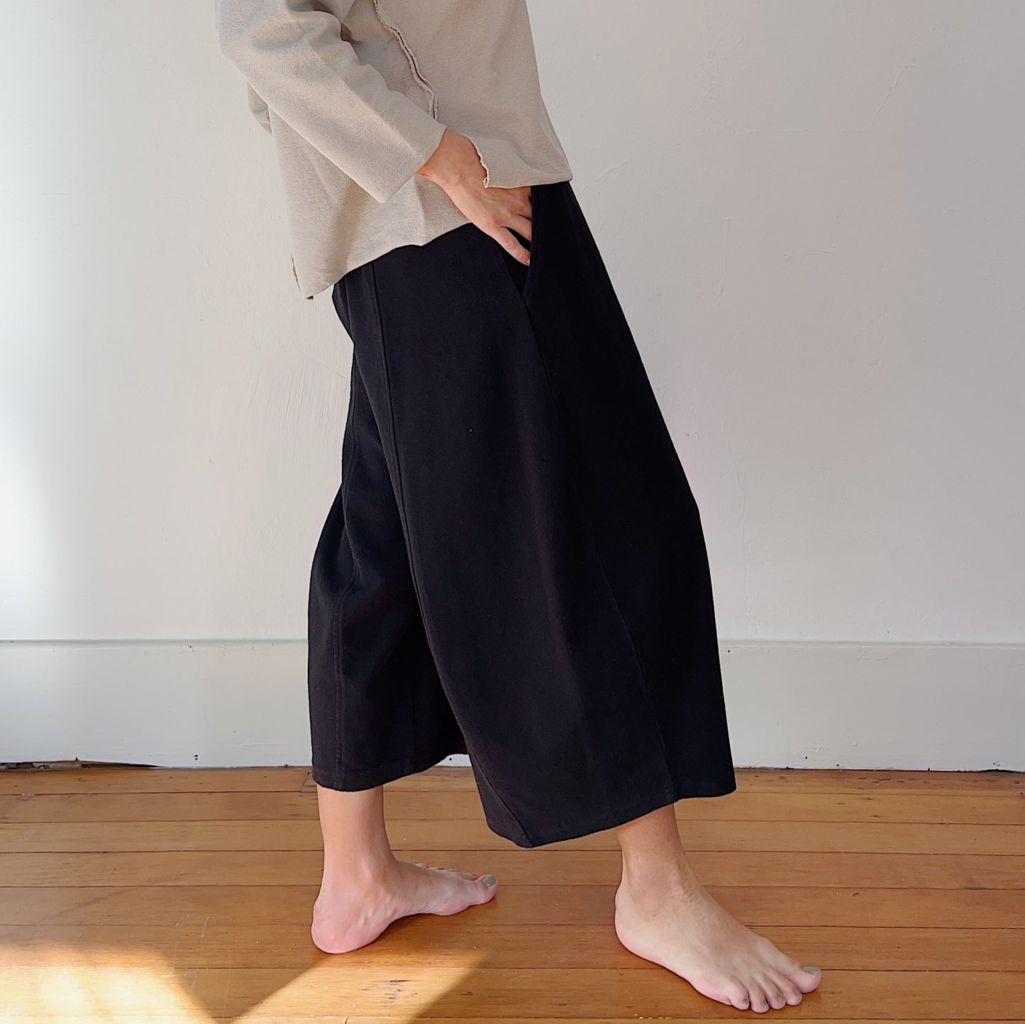 Front Seam Pant in Black