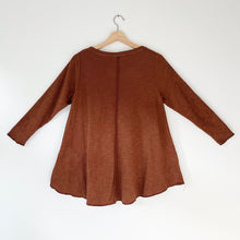 Load image into Gallery viewer, North Star Base | Double Cotton High-Low Top in Umber
