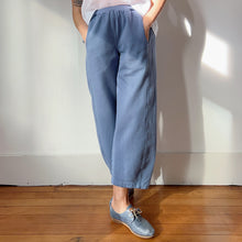 Load image into Gallery viewer, Kleen | Crop Lantern Pant in Marine
