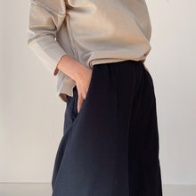 Load image into Gallery viewer, Eleven Stitch | Front Seam Pant in Black
