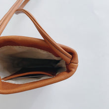 Load image into Gallery viewer, Sven | Small Leather Bag in Cognac
