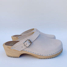 Load image into Gallery viewer, MIA | Alma Clog in Light Pink Suede
