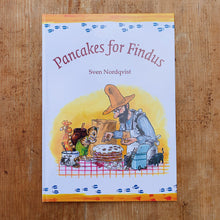 Load image into Gallery viewer, pancakes for findus laydown cover shot top view on wooden background
