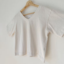 Load image into Gallery viewer, Pacific Cotton | Crop V-Neck in Cream
