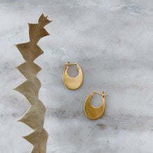 Load image into Gallery viewer, Jane Diaz | Mini Oval Gold Hoops
