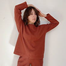 Load image into Gallery viewer, Cut Loose | Double Cotton Pucker Sweatshirt in Cognac
