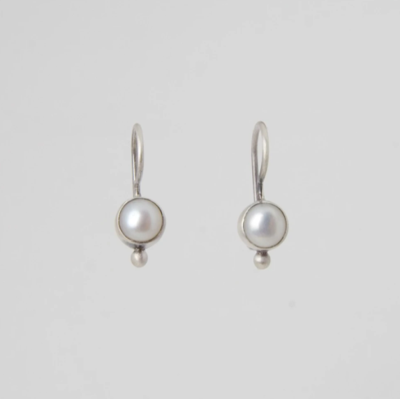 jane diaz pearl hang earrings laydown on white background front view